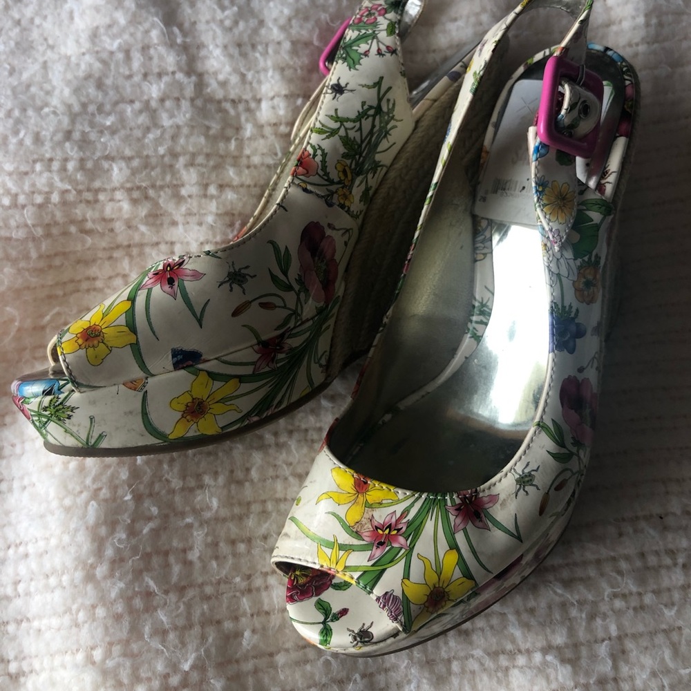 GUESS floral slingback wedge